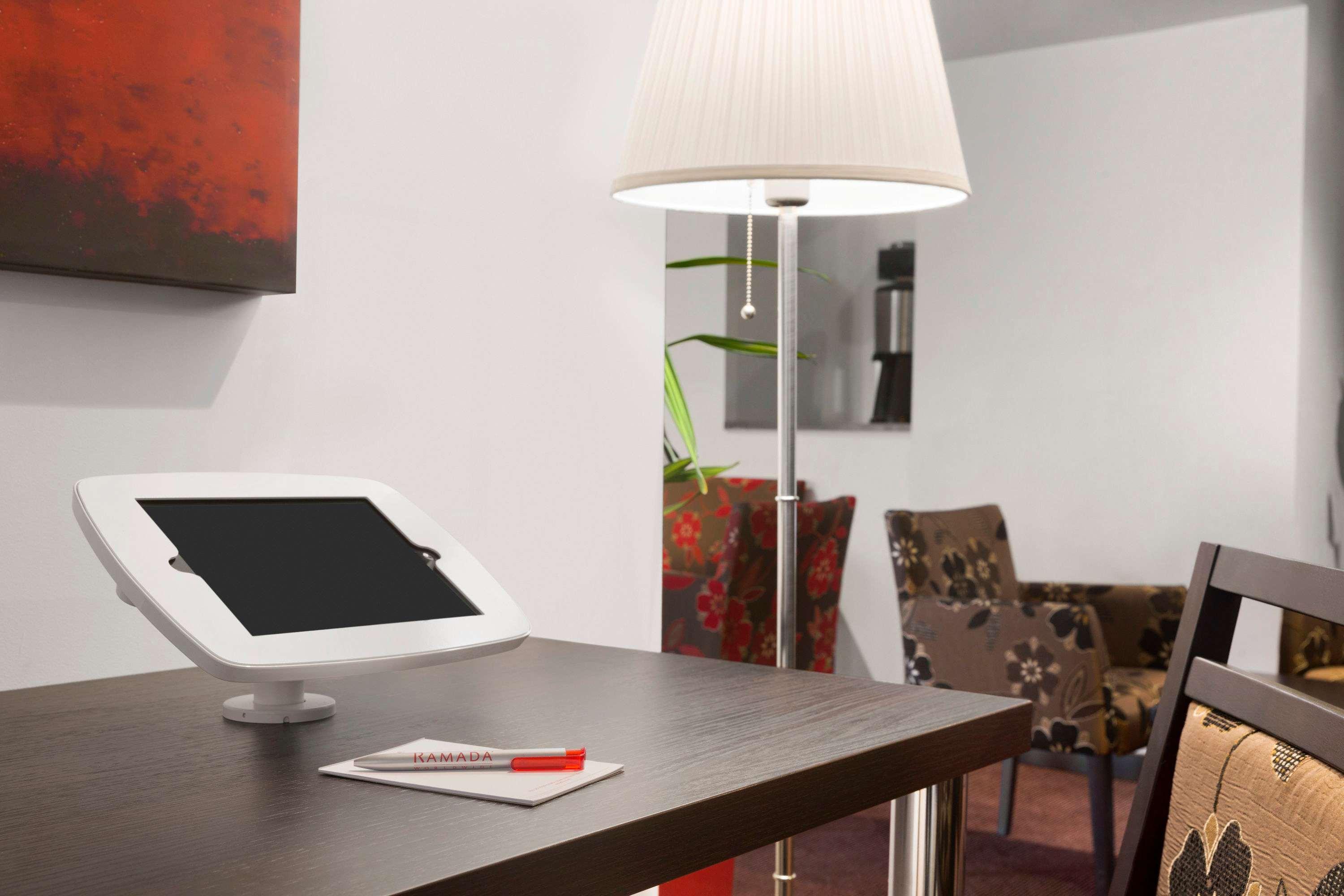 Ramada Milton Keynes Hotel Luaran gambar