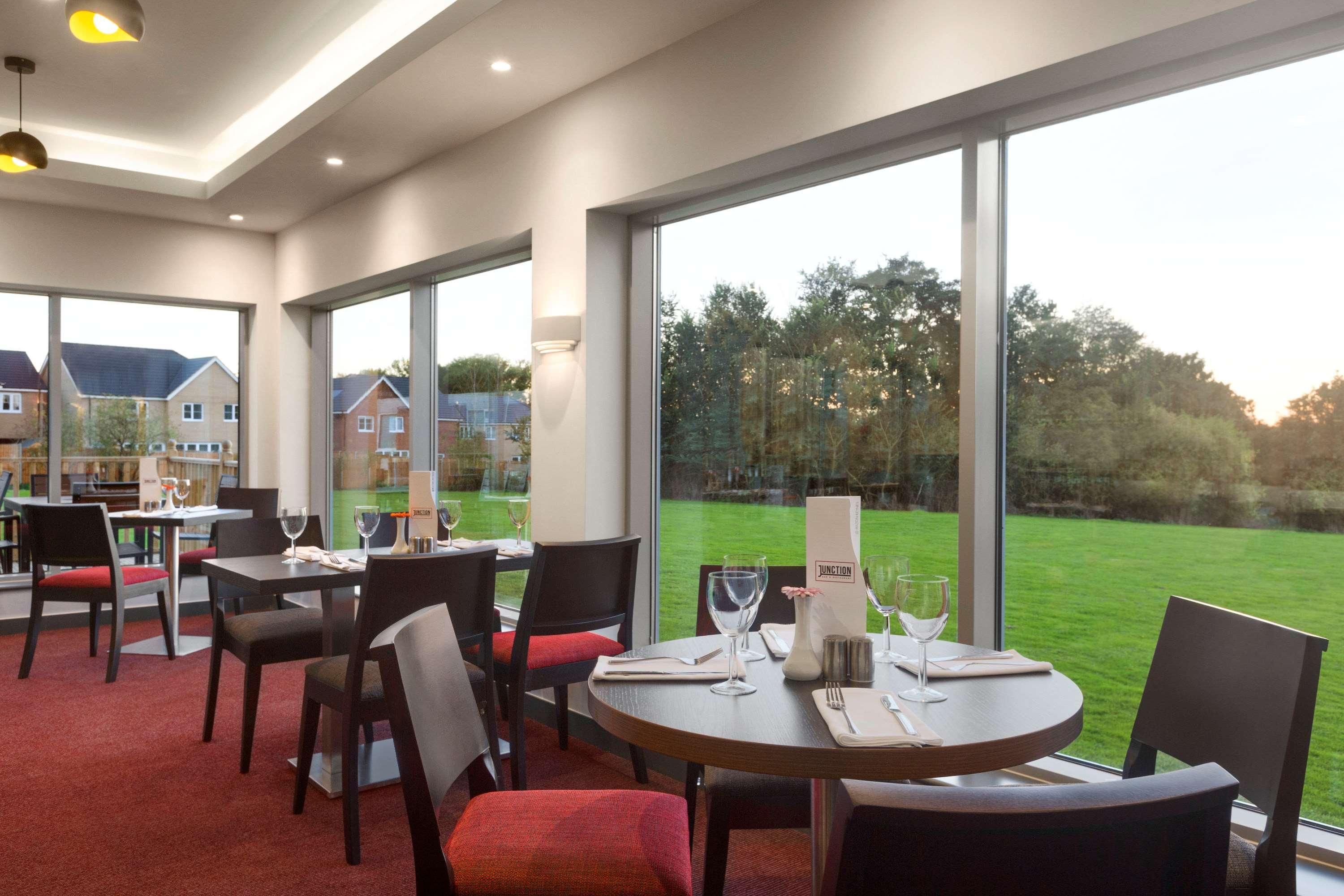 Ramada Milton Keynes Hotel Luaran gambar