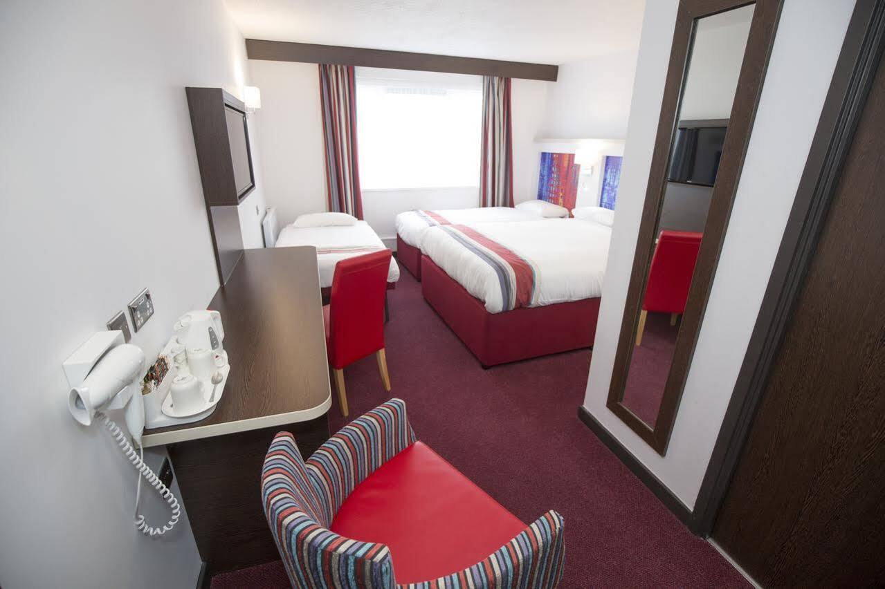 Ramada Milton Keynes Hotel Luaran gambar
